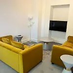 Apartment The Mews, Private Parking Included,