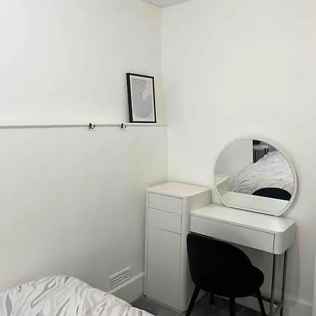 The Mews, Private Parking Included, Apartment Windermere